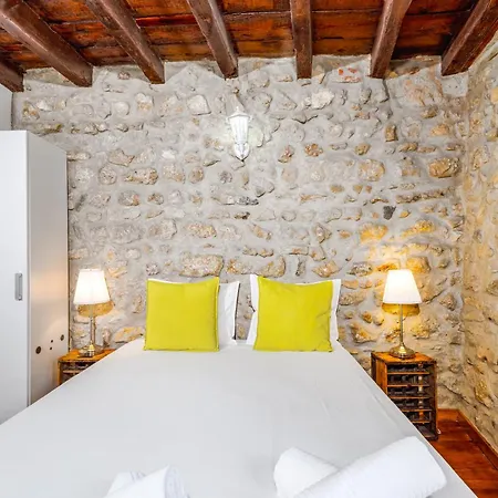 Apartment Medieval Apartament Alfama-center *